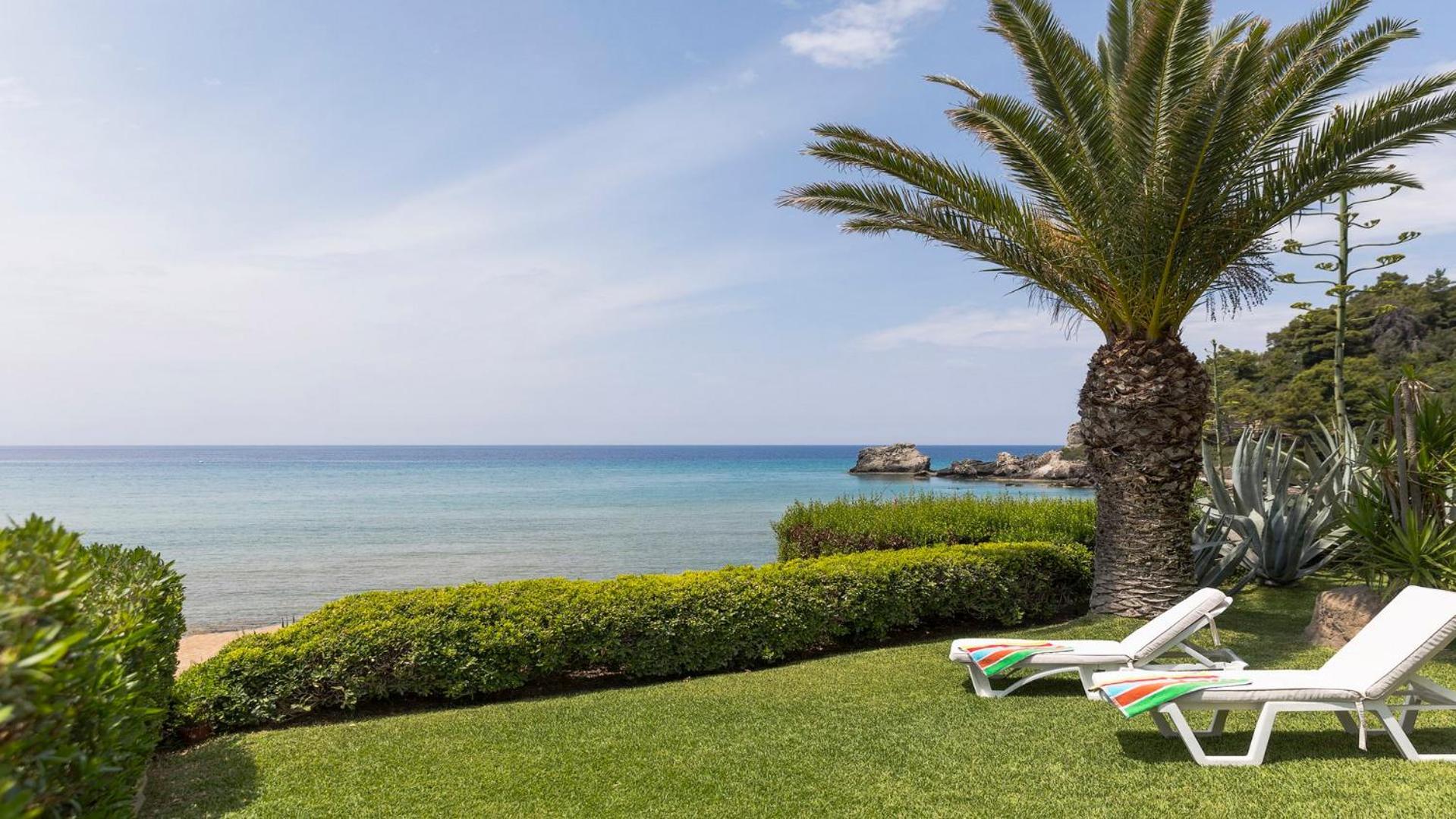 Villa And Sea *